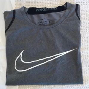 Nike boys tee
